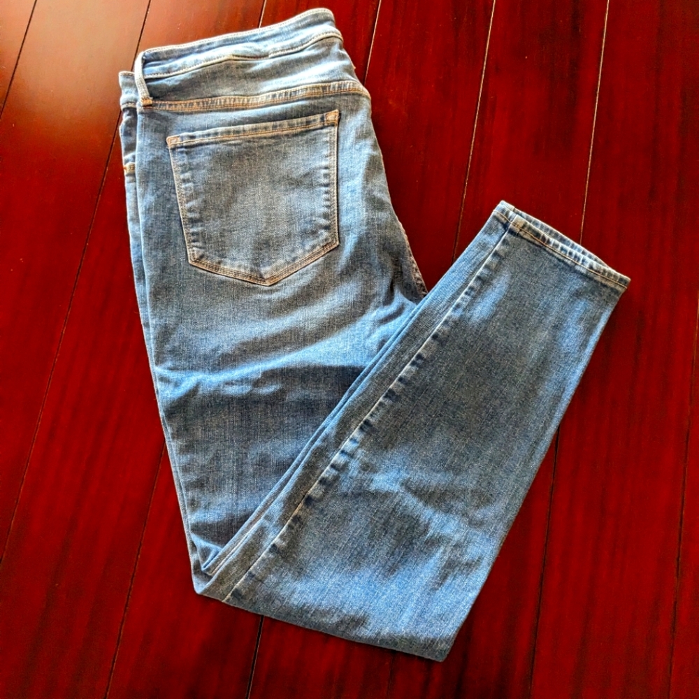 Old Navy, Women's Rockstar Super Skinny High RiseJeans, Size 16